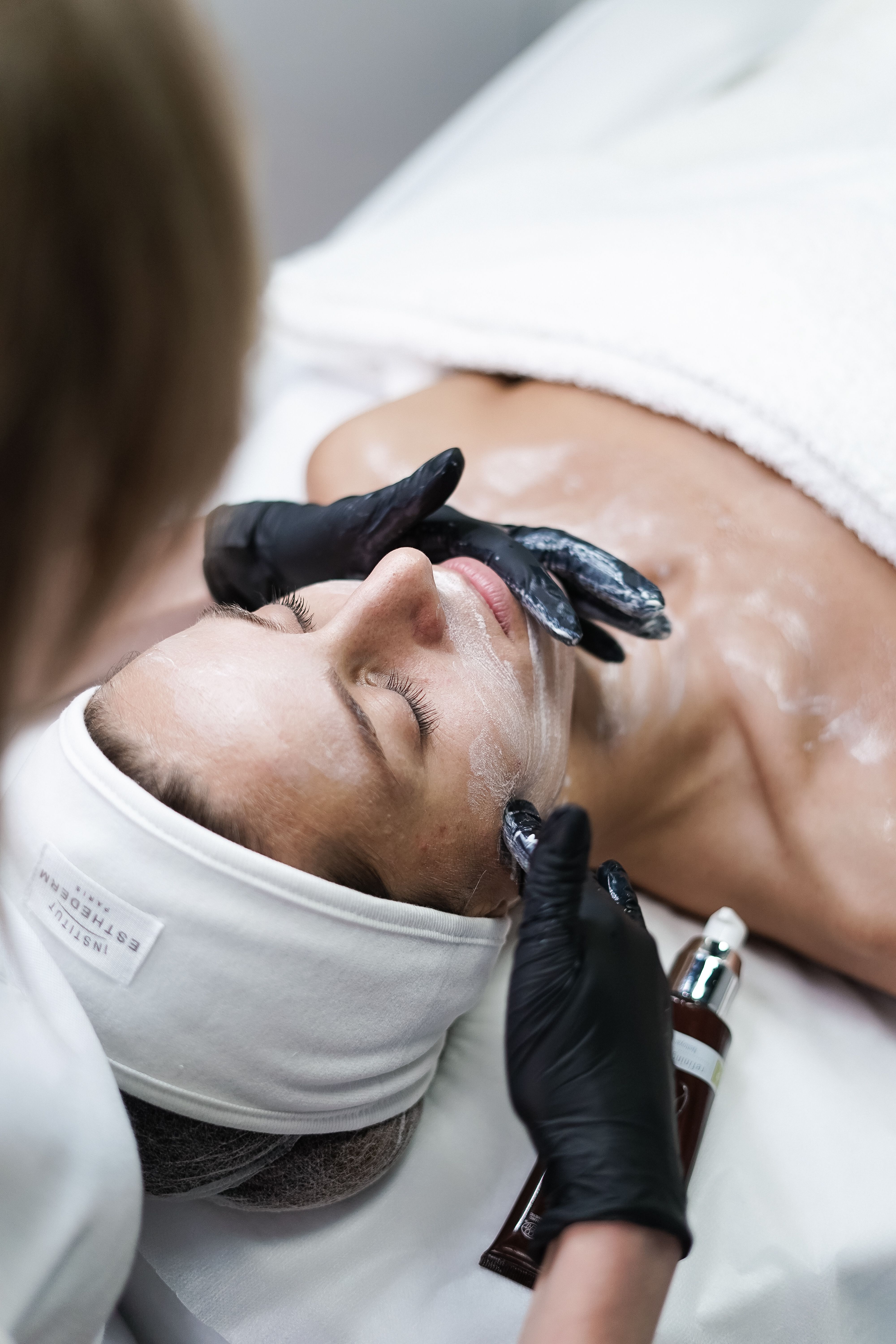 Limpeza de Pele Premium — tratamento estético com Suéllen Yamaoka